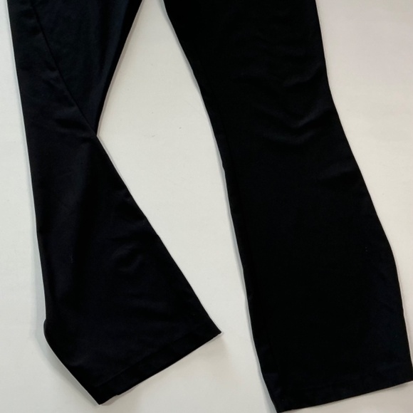 Nike yoga pant flare bottom black dry fit women’s size M Short - Picture 2 of 5